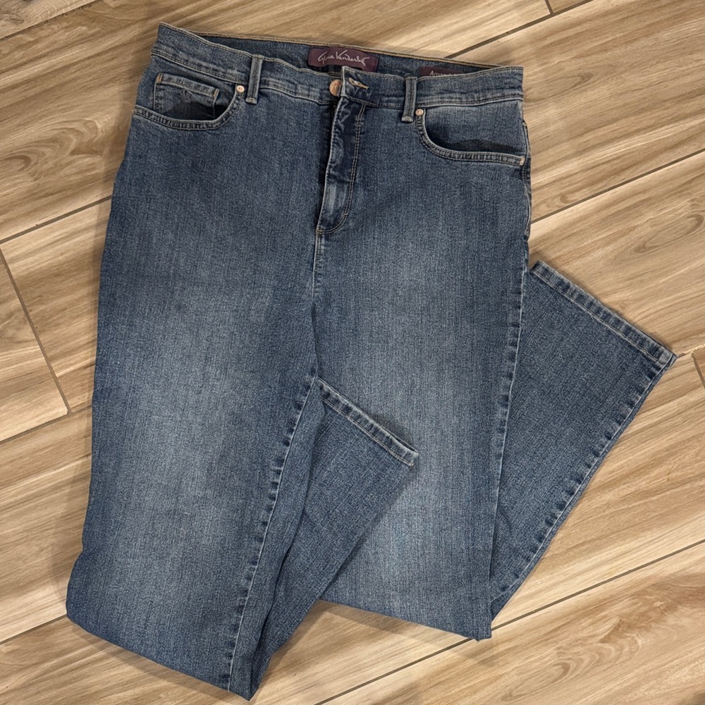 Gloria Vanderbilt Amanda Women's Blue Straight Leg Jeans